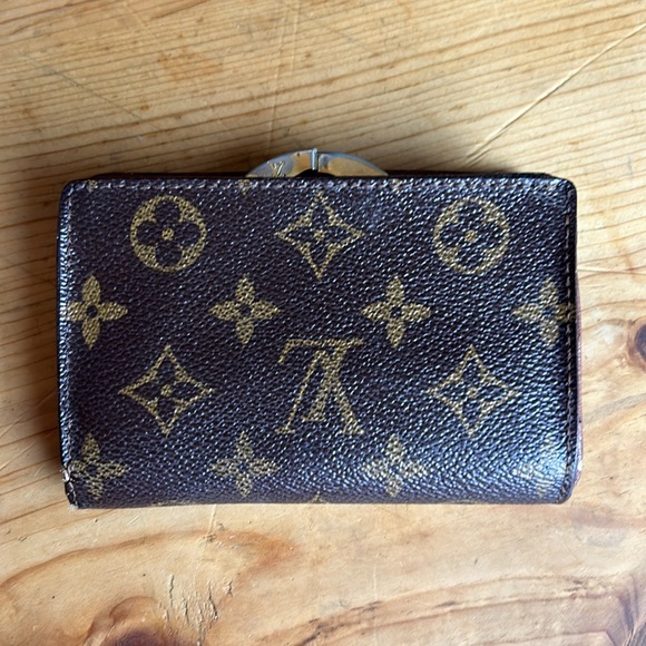 Louis Vuitton Wallet - Picture 2 of 8
